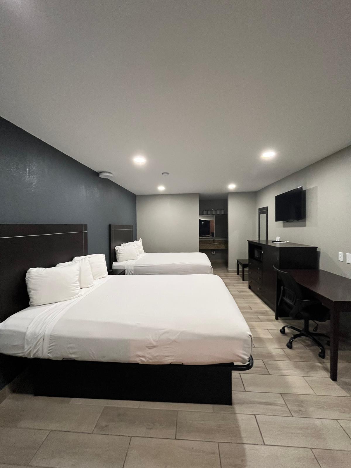 Double Queen Room – Non-Smoking - Falcon Executive Inn in Zapata