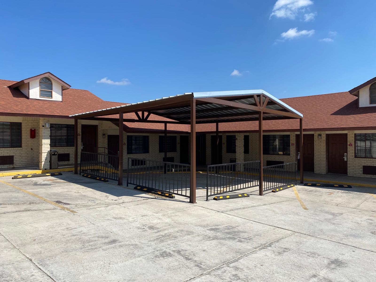 Falcon Executive Inn Photo - Falcon Executive Inn in Zapata