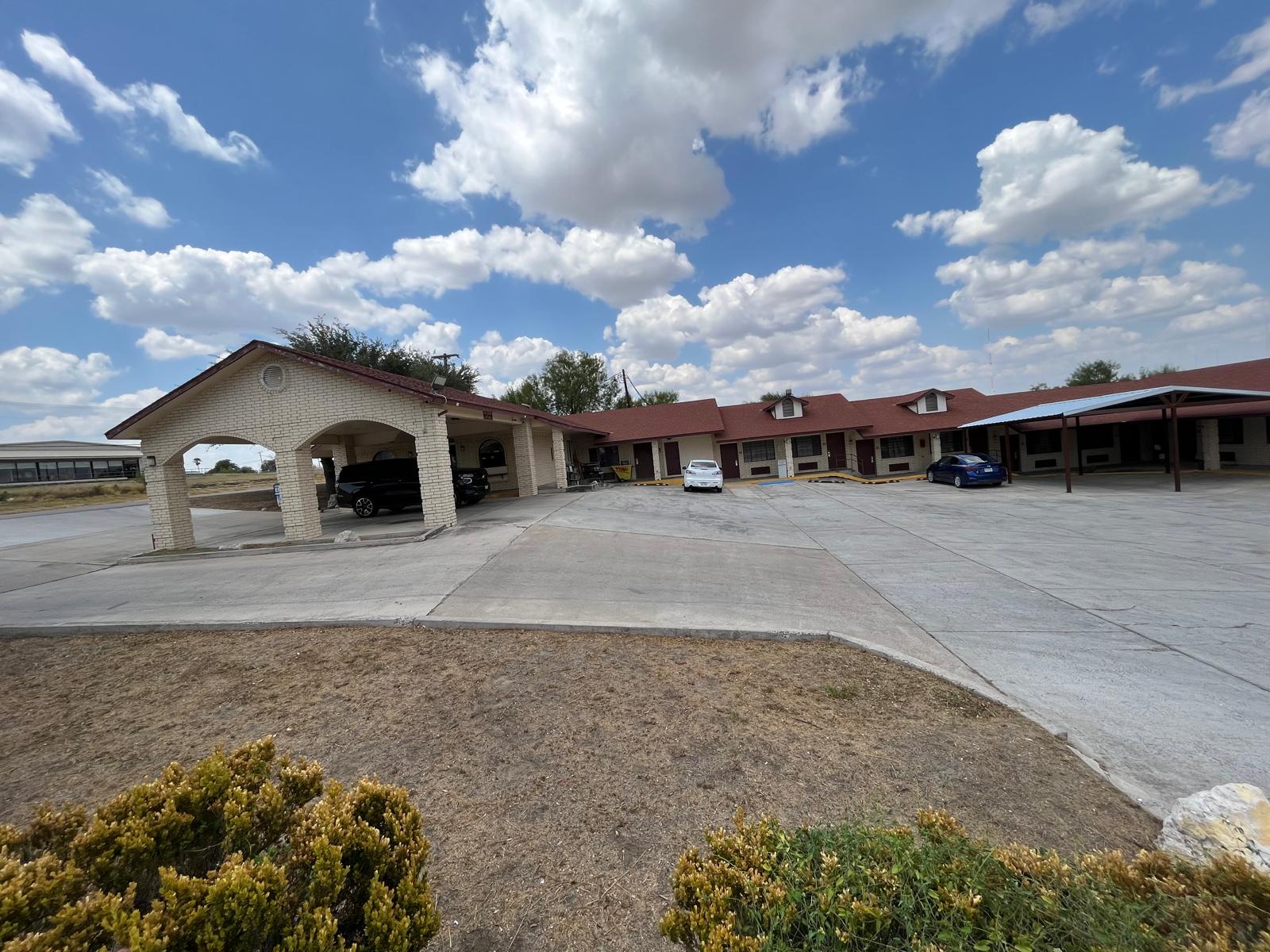 Falcon Executive Inn Photo - Falcon Executive Inn in Zapata
